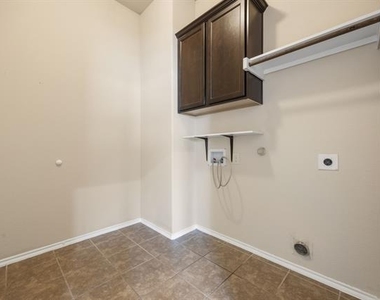 1445 Bateman Lane - Photo Thumbnail 32