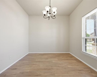 1445 Bateman Lane - Photo Thumbnail 3