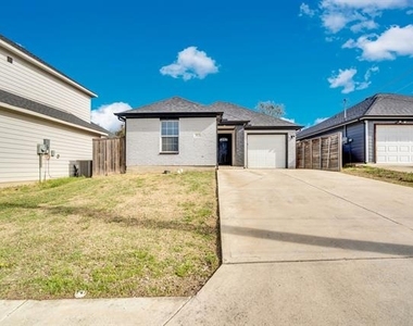 113 Frierson Street - Photo Thumbnail 1