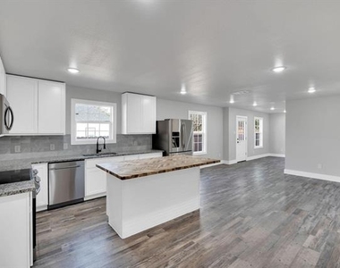 113 Frierson Street - Photo Thumbnail 2