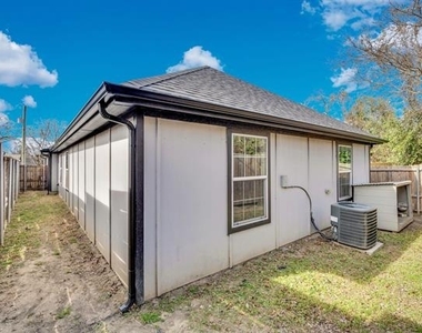 113 Frierson Street - Photo Thumbnail 16