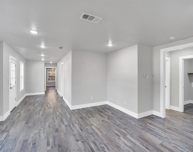 113 Frierson Street - Photo Thumbnail 5