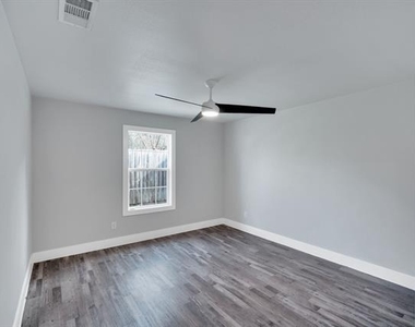 113 Frierson Street - Photo Thumbnail 12