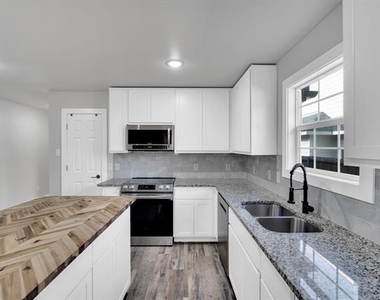 113 Frierson Street - Photo Thumbnail 3