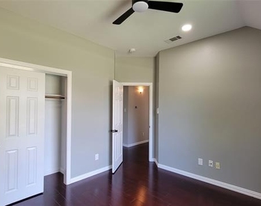 9726 Windy Hollow Drive - Photo Thumbnail 11