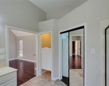 9726 Windy Hollow Drive - Photo Thumbnail 19