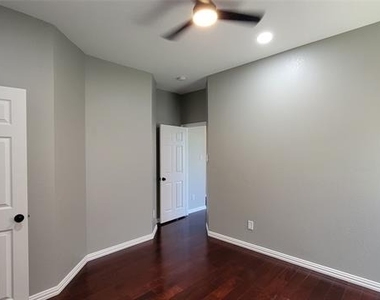 9726 Windy Hollow Drive - Photo Thumbnail 14