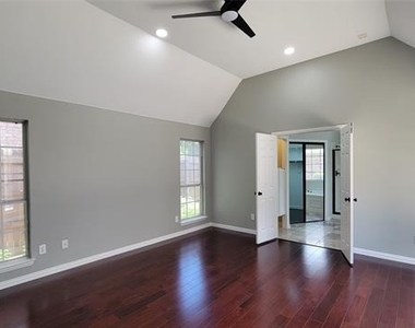 9726 Windy Hollow Drive - Photo Thumbnail 15