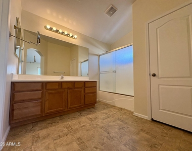 16126 W Meade Lane - Photo Thumbnail 39
