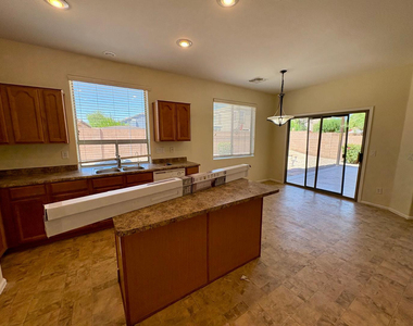 16126 W Meade Lane - Photo Thumbnail 18