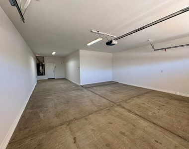 16126 W Meade Lane - Photo Thumbnail 51