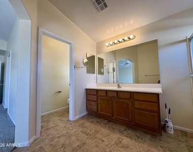 16126 W Meade Lane - Photo Thumbnail 40