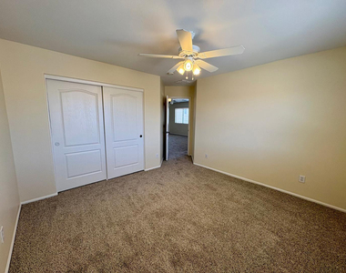 16126 W Meade Lane - Photo Thumbnail 31