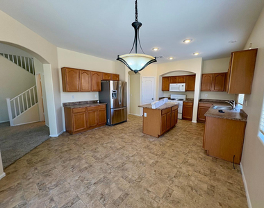 16126 W Meade Lane - Photo Thumbnail 16