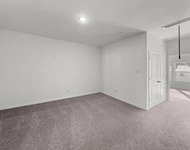 8980 Samara Street - Photo Thumbnail 10