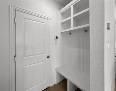 8980 Samara Street - Photo Thumbnail 9