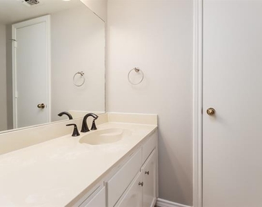 1105 Carrington Court - Photo Thumbnail 10