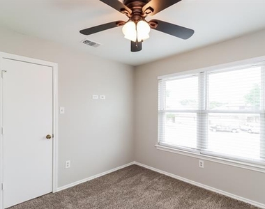 1105 Carrington Court - Photo Thumbnail 6