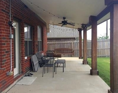 4206 Mustang Avenue - Photo Thumbnail 8