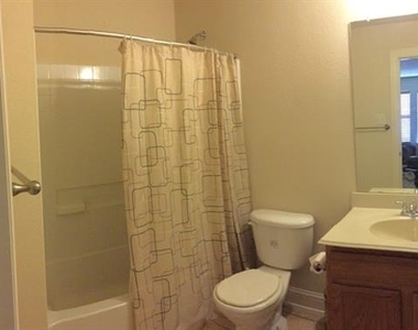 4206 Mustang Avenue - Photo Thumbnail 6