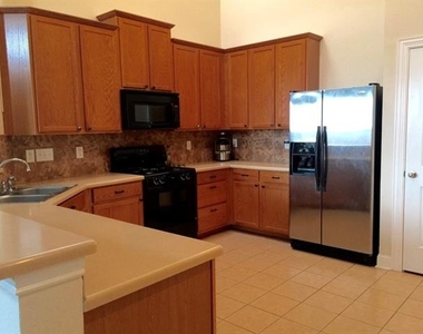4206 Mustang Avenue - Photo Thumbnail 3
