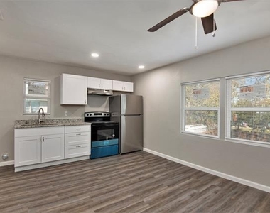 408 Dawson Circle - Photo Thumbnail 8