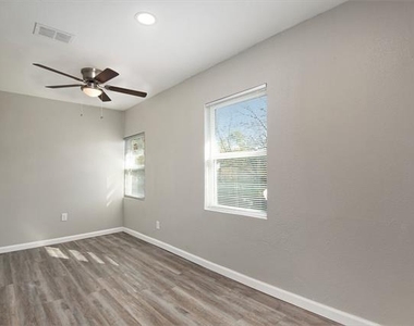 408 Dawson Circle - Photo Thumbnail 16