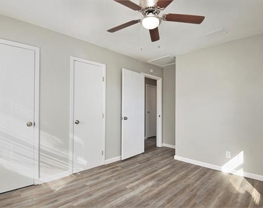 408 Dawson Circle - Photo Thumbnail 13
