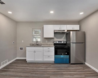 408 Dawson Circle - Photo Thumbnail 9