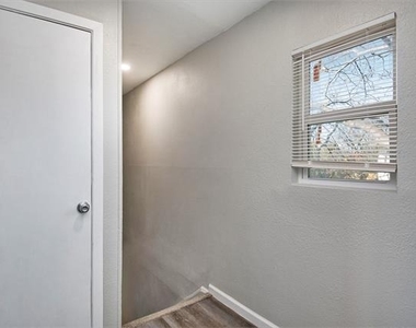 408 Dawson Circle - Photo Thumbnail 19