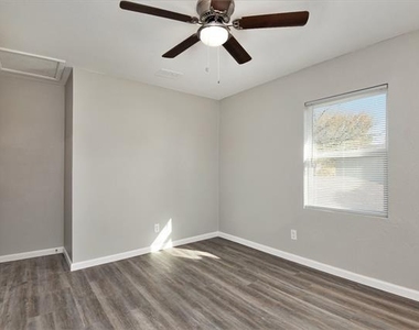408 Dawson Circle - Photo Thumbnail 14