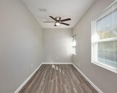 408 Dawson Circle - Photo Thumbnail 17