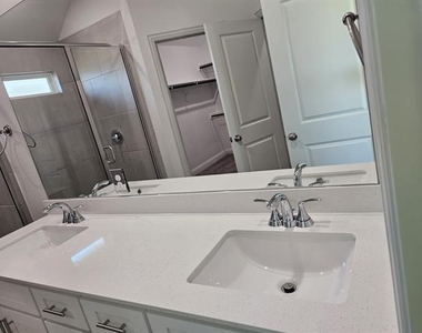 1208 Castiglione Lane - Photo Thumbnail 12