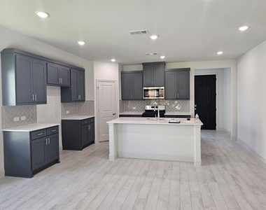 1208 Castiglione Lane - Photo Thumbnail 5