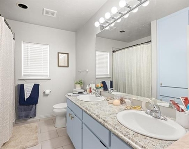 507 E Clifton Street - Photo Thumbnail 8