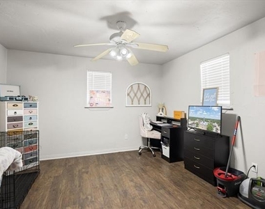 507 E Clifton Street - Photo Thumbnail 12