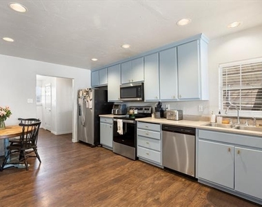 507 E Clifton Street - Photo Thumbnail 4