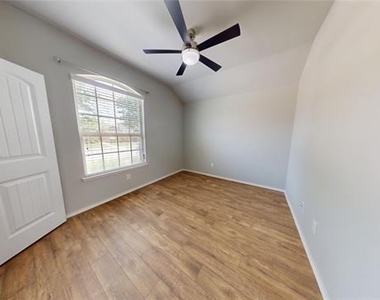 3101 Buckthorn Street - Photo Thumbnail 9