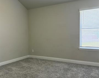 1054 Keswick Drive - Photo Thumbnail 15