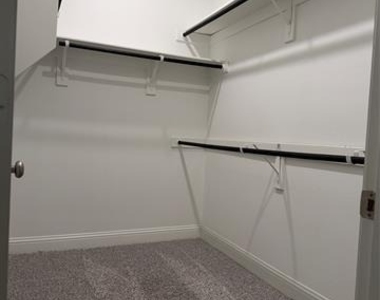 1054 Keswick Drive - Photo Thumbnail 14