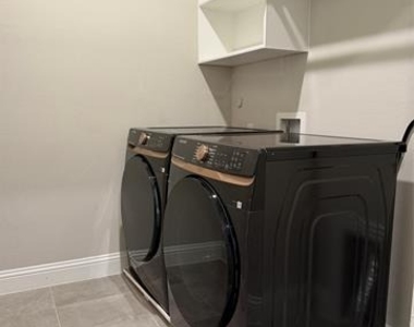 1054 Keswick Drive - Photo Thumbnail 10