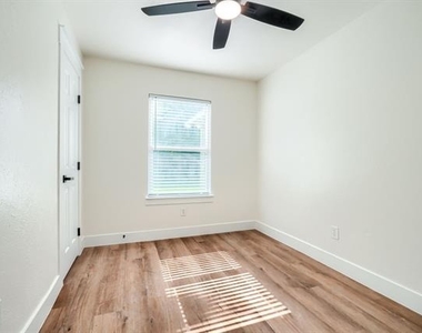 7009 Moss Rose Court - Photo Thumbnail 15
