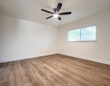 7009 Moss Rose Court - Photo Thumbnail 17