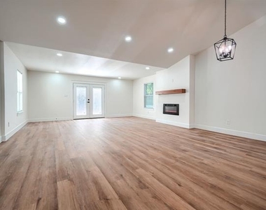 7009 Moss Rose Court - Photo Thumbnail 7