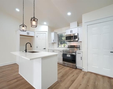 7009 Moss Rose Court - Photo Thumbnail 3