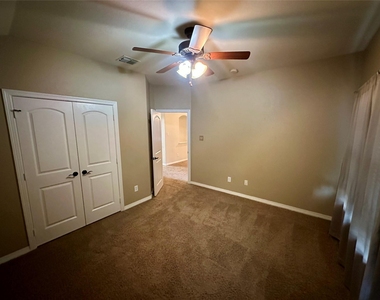 401 Bluefinch Drive - Photo Thumbnail 29