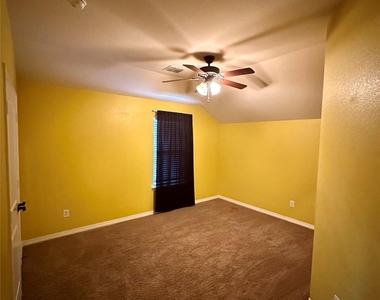 401 Bluefinch Drive - Photo Thumbnail 26