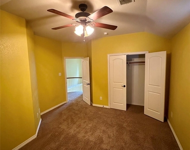 401 Bluefinch Drive - Photo Thumbnail 25