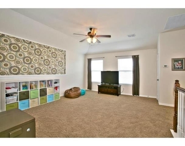 401 Bluefinch Drive - Photo Thumbnail 5
