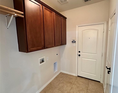 401 Bluefinch Drive - Photo Thumbnail 18